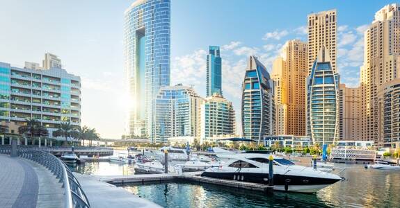 Dubái con 4 Visitas